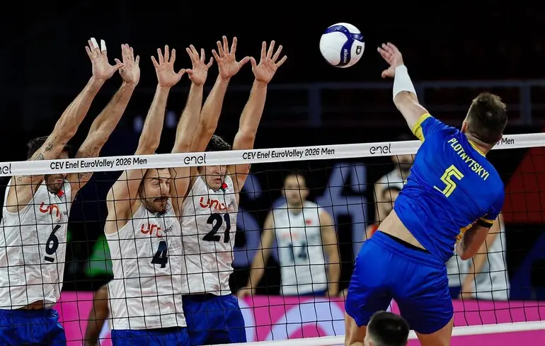 Украина одержала четвертую подряд победу на чемпионате Европы по волейболу