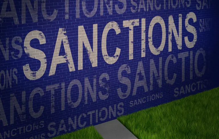 Посли ЄС продовжили санкції проти Росії. Але лише на тиждень