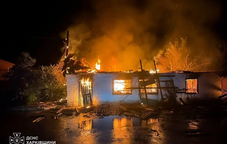 Росія двічі масовано обстріляла місто на Харківщині: загинув юнак, 15 поранених