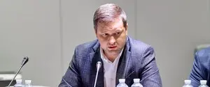 Офисом генерального прокурора фактически руководит Максим Крым: СМИ обнаружили у супруги чиновника паспорт РФ