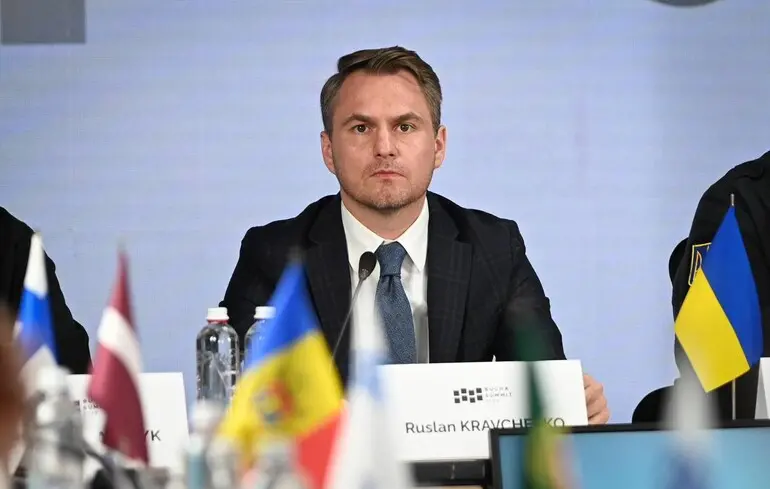 Ексочільника ОГП Руслана Кравченка у понеділок остаточно звільнили з прокуратури — ЗМІ