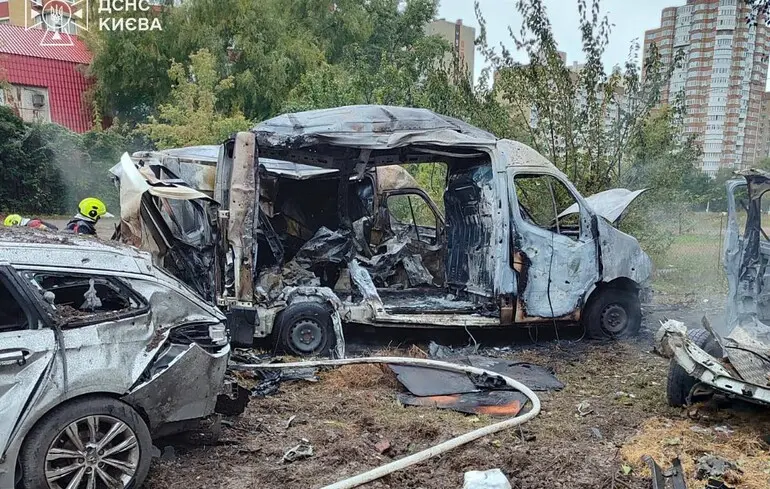 В Киеве увеличилось число пострадавших: фото и видео последствий атаки