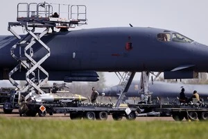 Трамп заявив, що затримані біля авіабази США у Британії планували серйозну диверсію