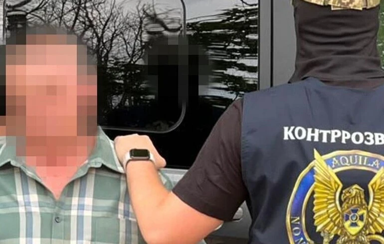 Колишній авіатехнік ЗСУ збирав дані для російських ударів по Херсону — СБУ