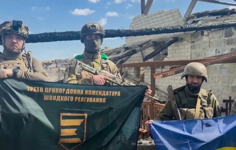 Військові показали кадри зі звільненої Карпівки в Донецькій області