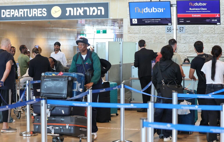 Серед пасажирів лайнера Flydubai були пілоти — українець та росіянин. Вони й посадили літак — ЗМІ