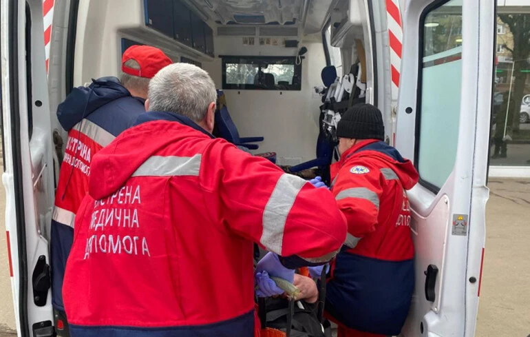 У Києві запровадили доплати медикам екстренки за роботу під час тривог