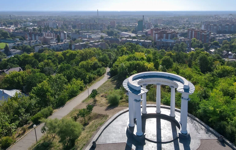 Пташки поверх матюків: культурні контрасти Полтави