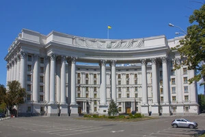 «Жодних запитів не отримували»: МЗС не підтверджує інформацію про переїзд посольств із Києва
