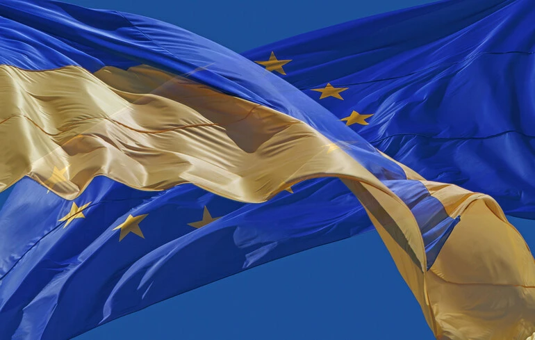 «Стояти пліч-о-пліч з Україною»: посольства країн ЄС відмовилися їхати з Києва попри погрози Росії