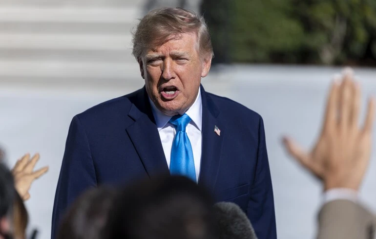 Рекордні ціни на дизель: Трамп дозволив американцям купувати пальне без податку