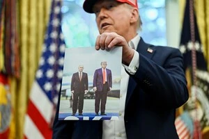 Трамп заявив, що привітає Путіна з днем народження
