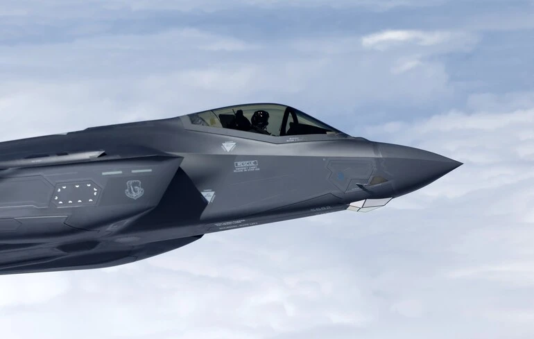 Китай отримав секретні деталі винищувача F-35: ЗМІ дізналися, як це сталося