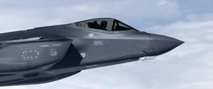Китай получил секретные детали истребителя F-35: СМИ узнали, как это произошло