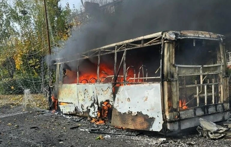 Окупанти обстріляли рейсовий автобус у Краматорську: загинули 33 людини, є поранені