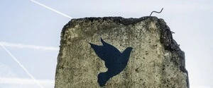 Для половини українців мир важливіший за перемогу — опитування