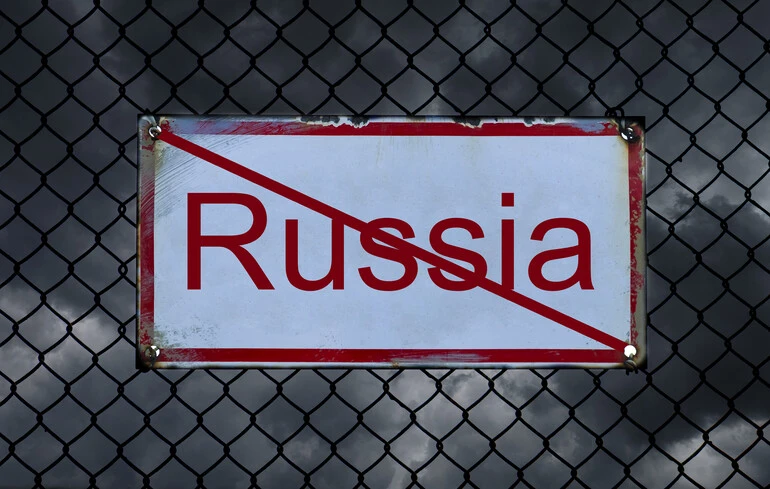 ЄС на рік продовжив санкції за російські гібридні атаки та дезінформацію