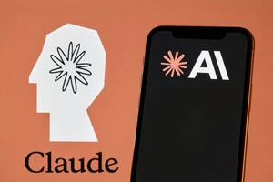Anthropic обновила правила использования Claude: запрет на жестокое обращение с ИИ и создание оружия