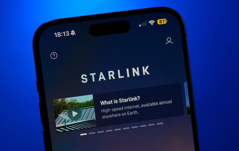 Starlink готується стати мобільним оператором: FCC дозволила запуск 15 тисяч супутників