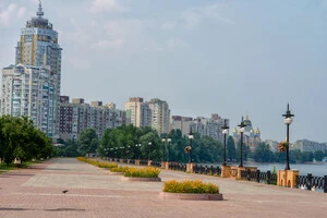 Росія завдала удару по ресторану на Оболоні: четверо поранених 