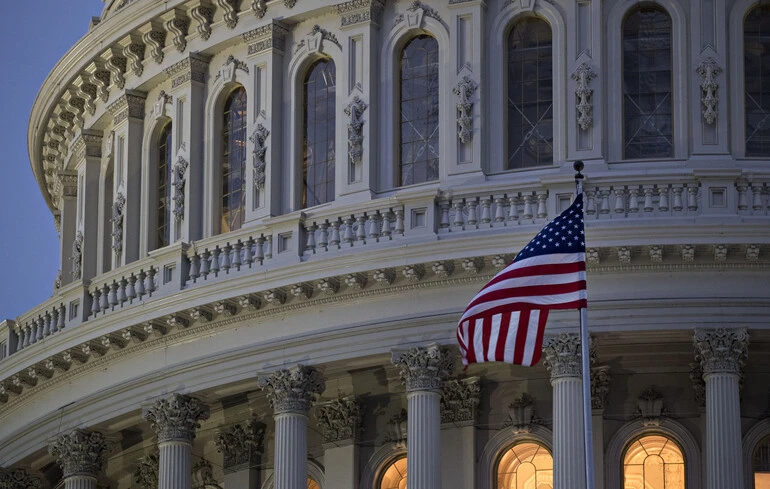 У Конгресі США готують законопроєкт, який має заблокувати будь-які закупівлі російської нафти