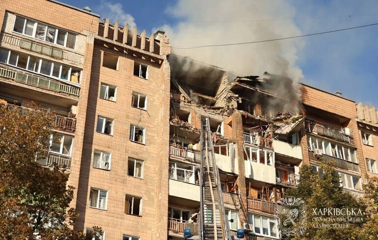 БпЛА окупантів влучили по багатоповерхових житлових будинках в Харкові: є постраждалі