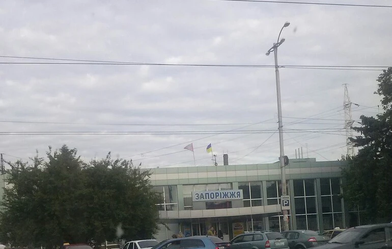 Війська РФ завдали удару по автовокзалу в Запоріжжі