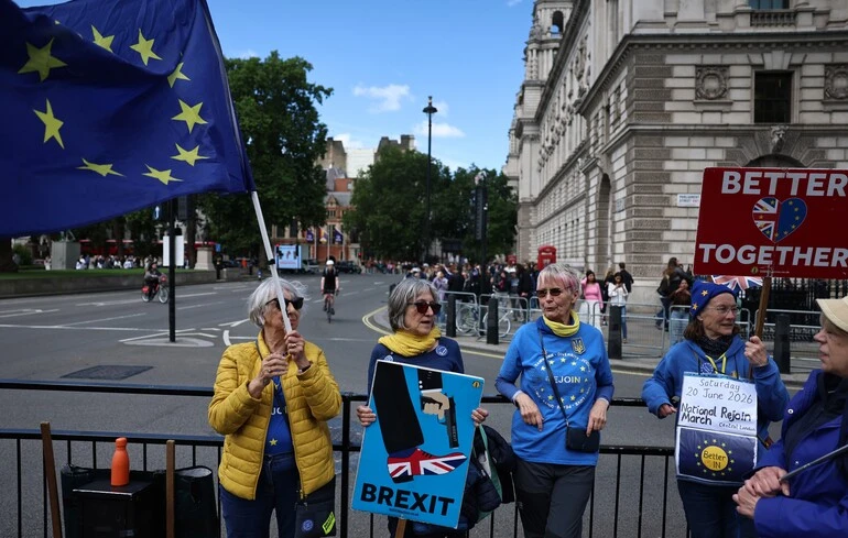 Британія та ЄС проведуть саміт для перезапуску відносин після Brexit — Politico