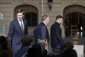 США та Європа формують спільну мирну пропозицію для завершення війни РФ проти України — WP