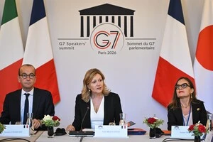 ЕС на встречах МВФ и G7 ищет дополнительное финансирование для Украины на 2027 год — Reuters