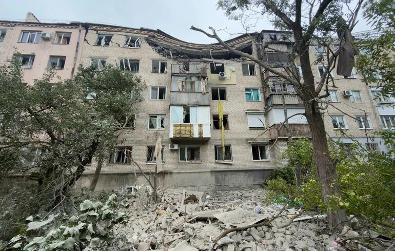 Війська РФ завдали масованого авіаудару по Херсону: загинув чоловік, 22 людини дістали поранення