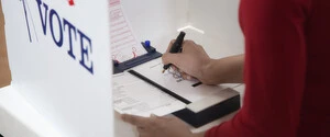Росія активізує операції з впливу на американських виборців напередодні проміжних виборів — NYT
