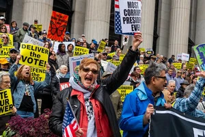 Протесты против Трампа: в США вновь прошли акции движения No Kings