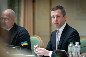 Кабмін допрацьовує правила бронювання: обмежень у 85% і 60% не планують