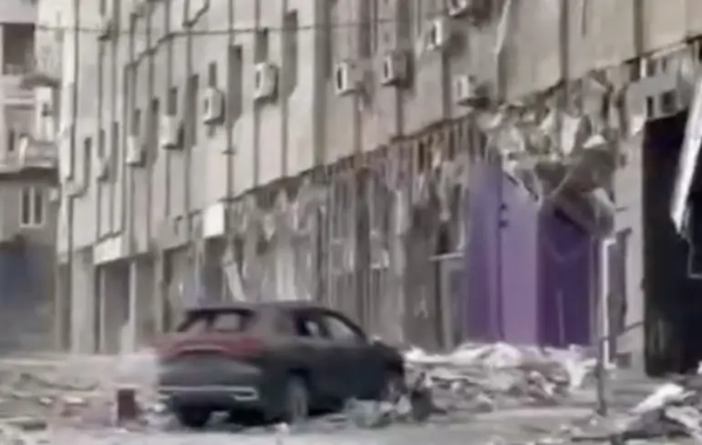 Оператори зв’язку, банки та провайдери: в окупованому Донецьку атаковано будівлю з десятками організацій