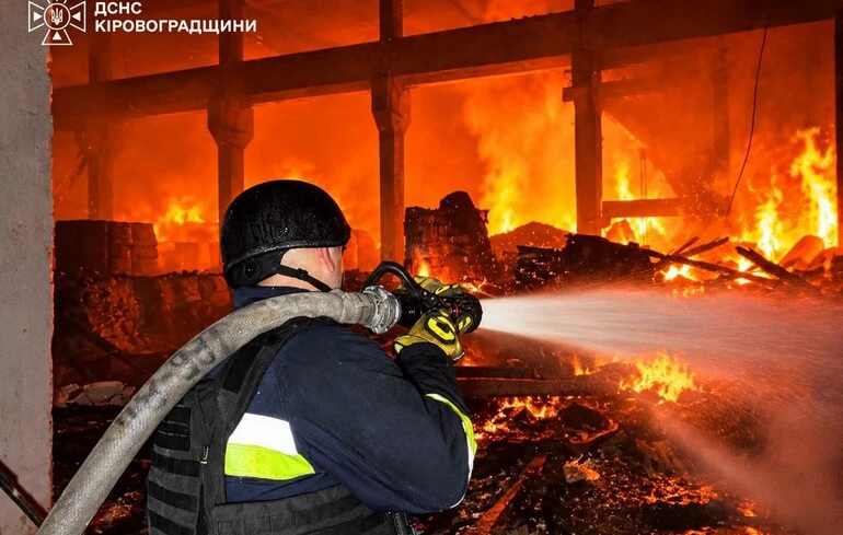 Дрони атакували Одещину та Кіровоградщину: пошкоджено склади та підприємство