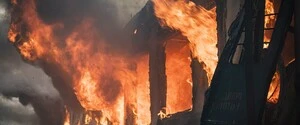 Дрон атаковал электропоезд в Харькове: фото и видео последствий