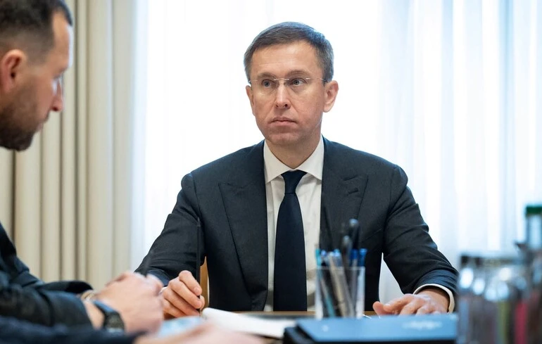 Корецький: уряд відмовляється від бронювання 100% працівників