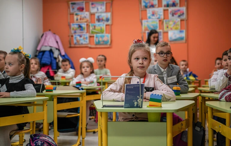 Кабінет Міністрів України визначив умови допуску сторонніх до шкільних укриттів