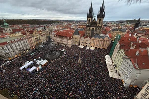 Чехия: тысячи людей протестуют против реформы общественного телевидения