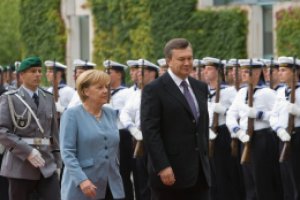 Меркель: Вопрос членства Украины в НАТО в настоящее время не является актуальным