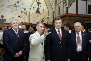 Янукович незадоволений українським павільйоном на шанхайській «Експо»