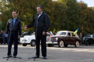 Янукович запропонував Медведєву розробити грандіозний транспортний проект до Євро-2012 і Сочі-2014