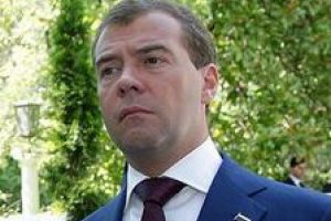 Медведева в Глухове встречали «радостные глаза тысяч людей»