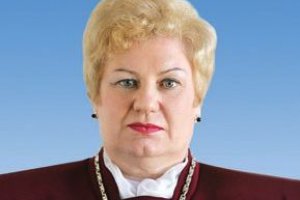 Мачужак не исключает, что ее отставка связана с рассмотрением в КСУ политреформы-2004
