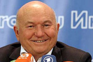 Лужков подавав Медвєдєву заяву про відставку