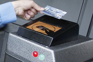 В Киеве проездные билеты на все виды транспорта будут заменены электронными карточками