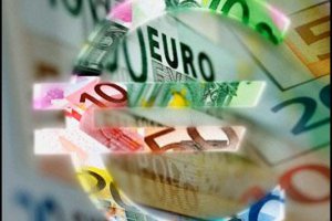 Більшість європейців негативно ставляться до євро