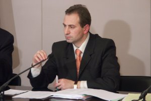 Томенко предлагает переизбрать парламент и сократить количество депутатов до 300 ввиду их ненадобности
