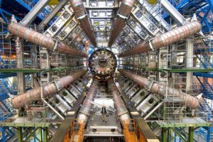 Большой адронный коллайдер удивил физиков